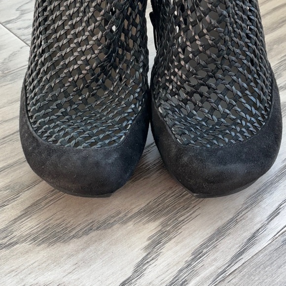 Balenciaga perforated platform heels size 40, US9 - Picture 12 of 13